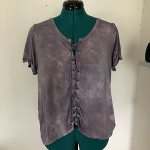 American Eagle lace up shirt